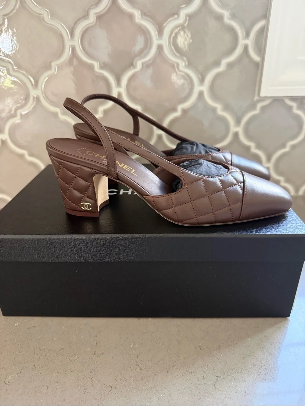 BNWT Chanel 26B Lambskin Dark Brown Quilted Slingback Size 37.5